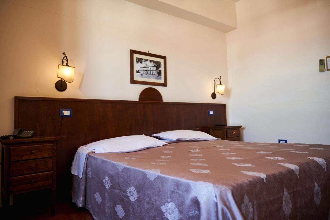 Hotel Max Aversa Εξωτερικό φωτογραφία