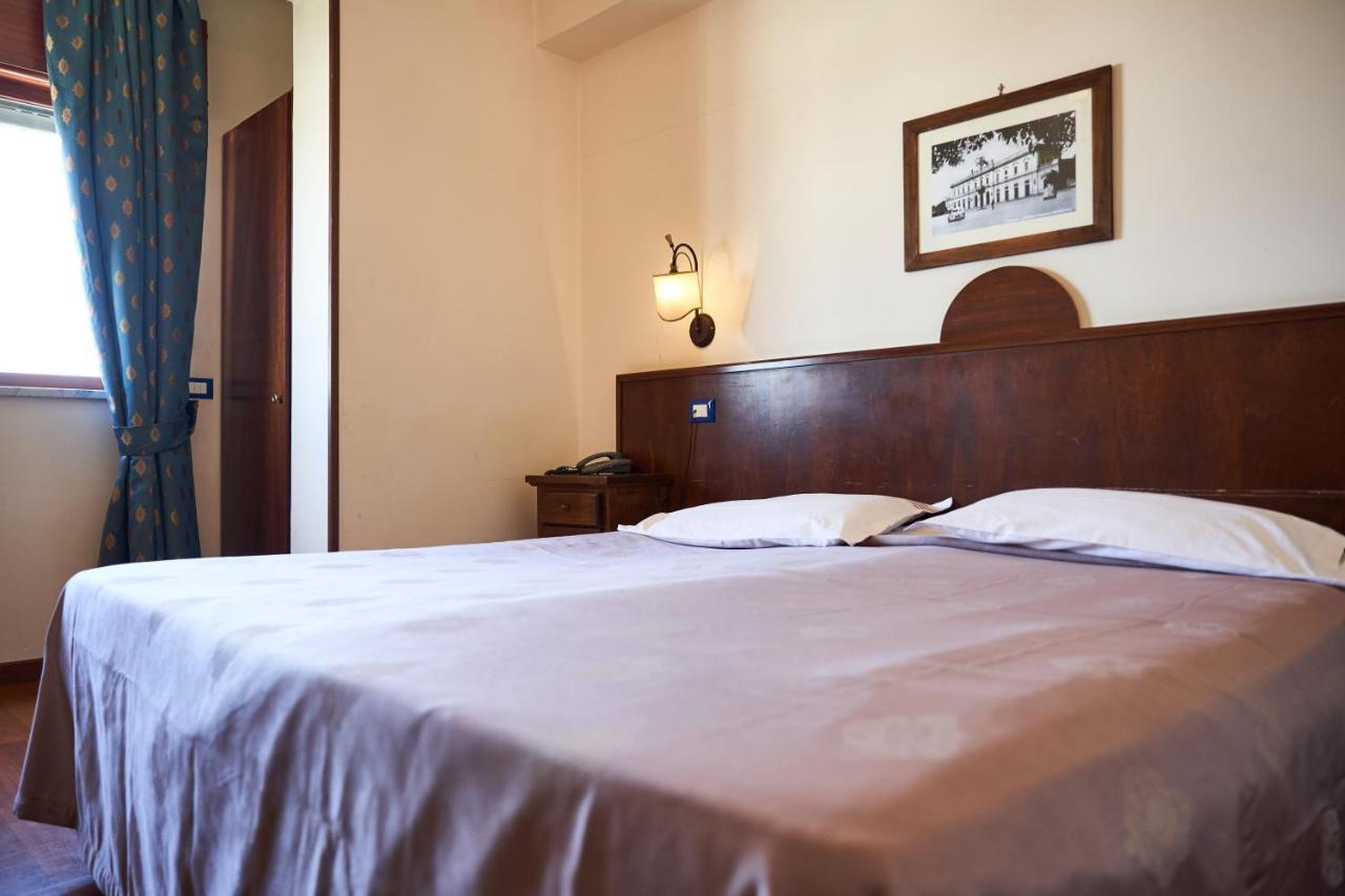 Hotel Max Aversa Εξωτερικό φωτογραφία