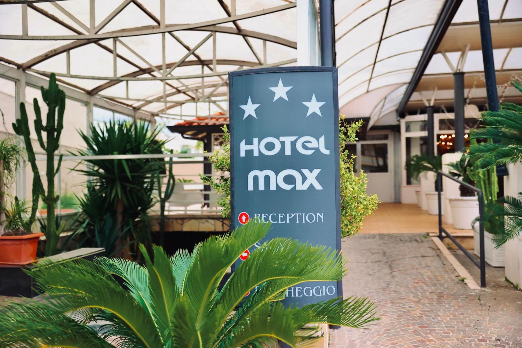 Hotel Max Aversa Εξωτερικό φωτογραφία
